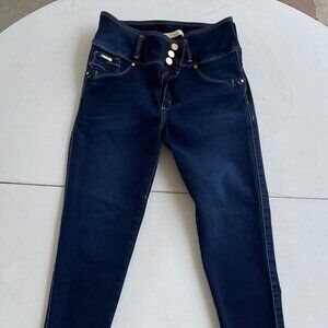 Dark Blue jean- D'eluxe (Colombia)